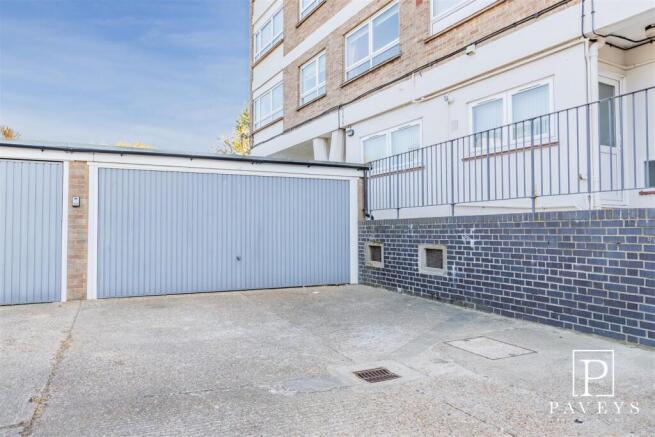DOUBLE GARAGE