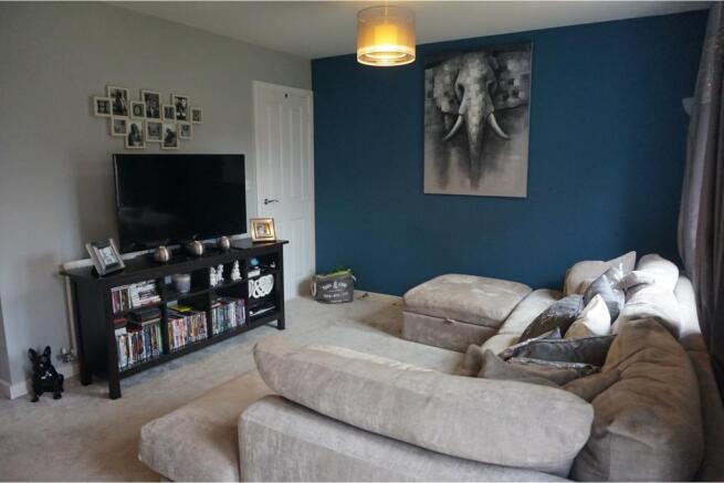 Lounge/Dining Room
