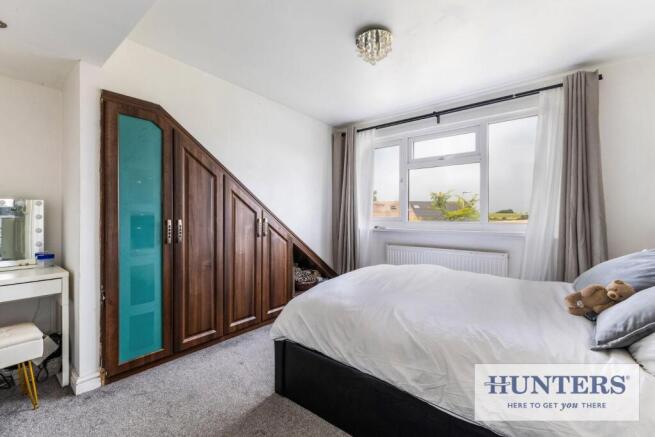 4 bed Semi-Detached Bungalow for sale Image 12