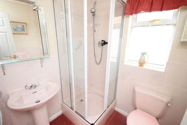 EN SUITE SHOWER ROOM