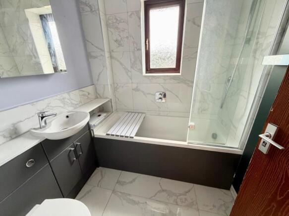 2 bed Semi-Detached for sale Image 6