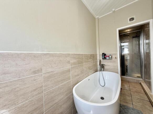 3 bed Terraced for sale Image 12
