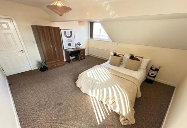 6 bed House to rent Image 7