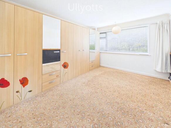 2 bed Semi-Detached Bungalow for sale Image 9