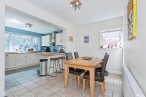 3, Fosse Close, Hinckley LE10 3PQ