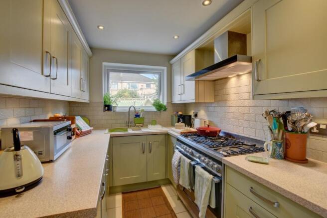 Kitchen 2.jpg