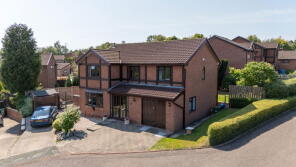 8, Ledston Close, Runcorn WA7 6NS