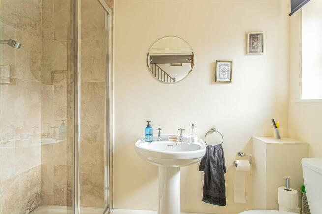 Shower room/Cloakroom