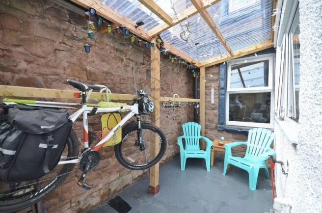 Covered yard