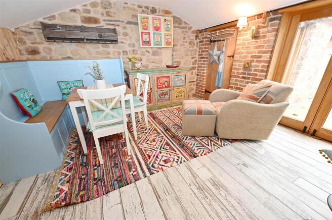 2 bed Semi-Detached for sale Image 10