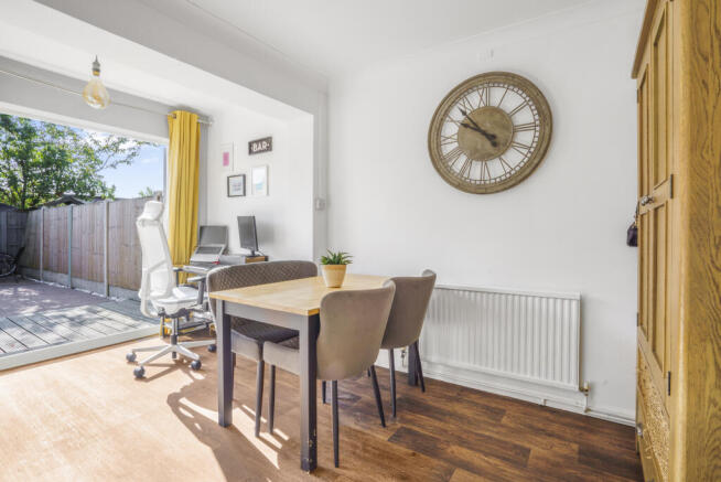 3 bed Semi-Detached for sale Image 6