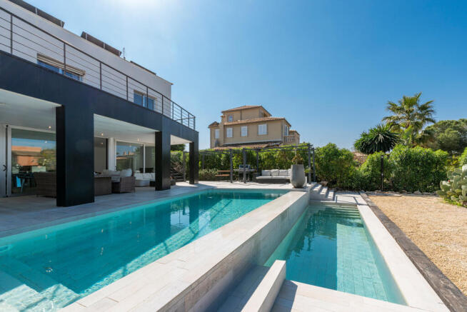 Pool area with 2 pools