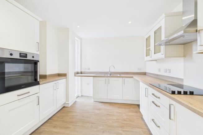 CAM03162G0-PR0397-STILL004