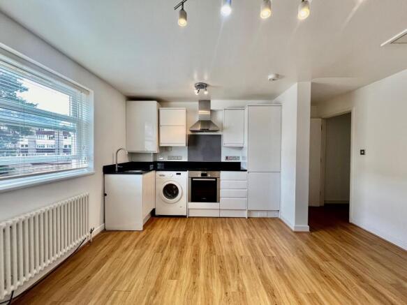 Kitchen / Lounge