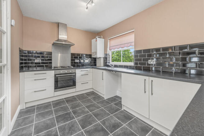 2 bed Apartment for sale Image 5