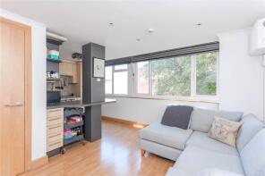 Flat 3, Angevins House, Fisher Row, Oxford OX1 1JZ