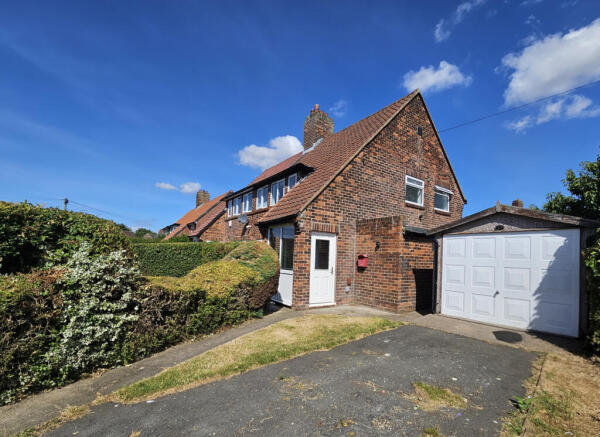 3 Bedroom Semi-detached for Rent