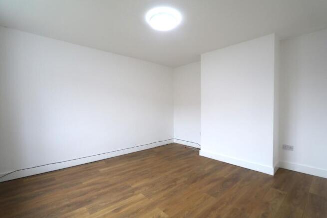LIVING ROOM 1 .JPG