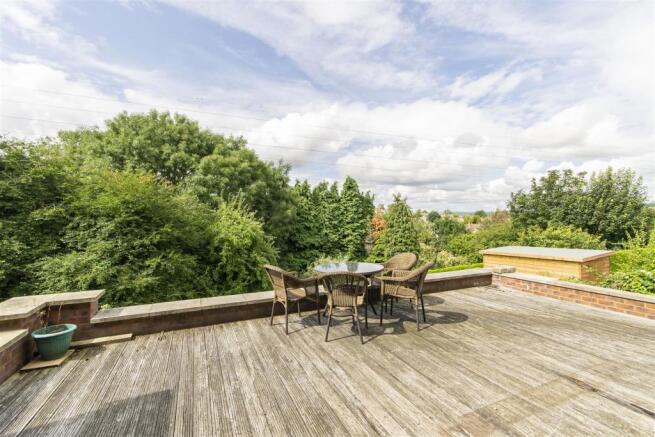Rear Decking Area