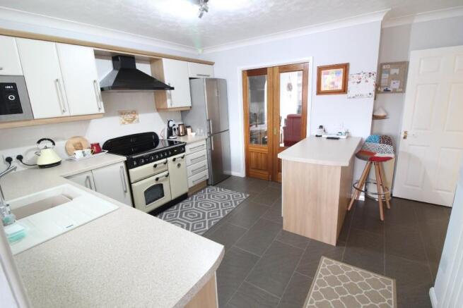 2 bed Semi-Detached for sale Image 7