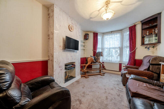 1393136-11-6943db...