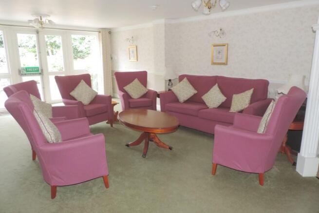 COMMUNAL LOUNGE