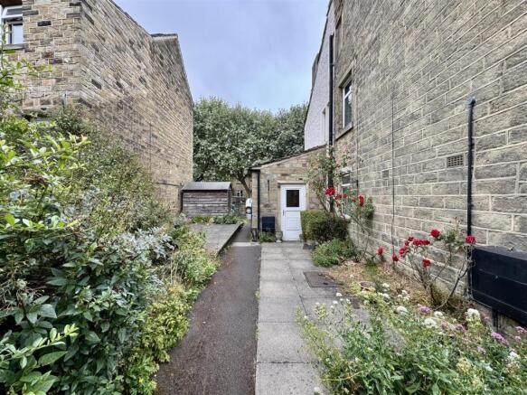 GARDENS AND PARKING