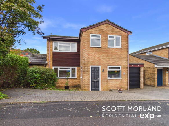 4-bed detached on Hollyhock Close,Kempshott,Basingstoke,Hampshire,RG22 5RF, £550,000