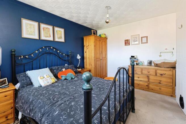 3 bed Semi-Detached for sale Image 9