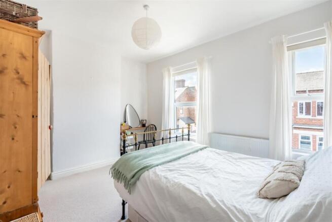 3 bed Town House for sale Image 10