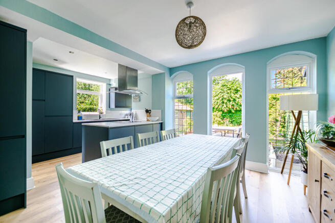 Carr Manor View, Leeds, LS17 photo 4
