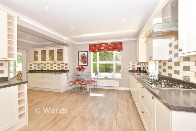 Kitchen/ Breakfast Room