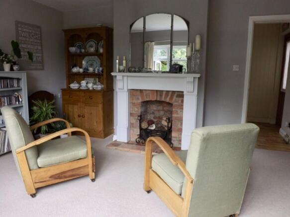 Snug/Dining Room
