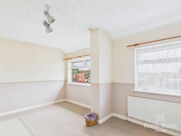 4 bed Semi-Detached for sale Image 10