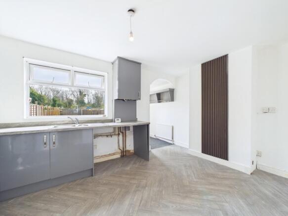 CAM01909G0-PR0482-STILL006