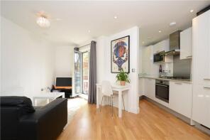 Flat 7, 30a Sadlers Court, Wilds Rents, London SE1 4BP