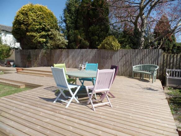 Landscaped Rear Gard