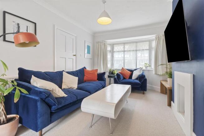 11 Downlands Avenue-014.JPG