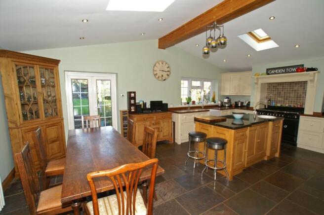 Kitchen/Dining Room