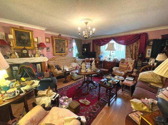 Living Room.JPG