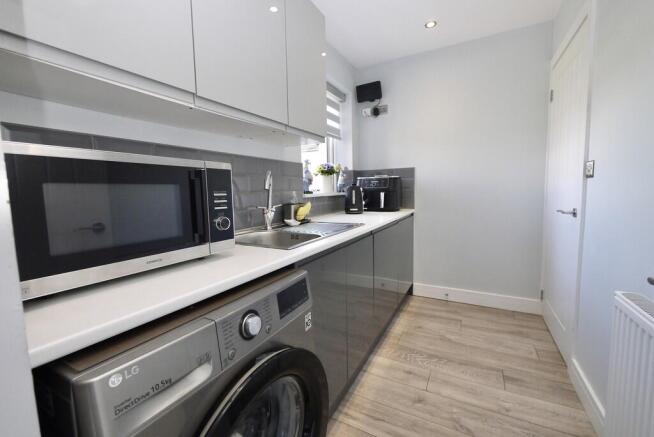 4 bed Detached for sale Image 12