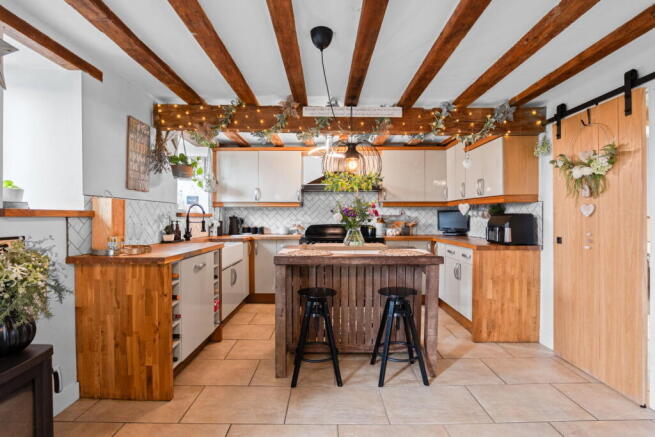 4 bed Barn Conversion for sale Image 3