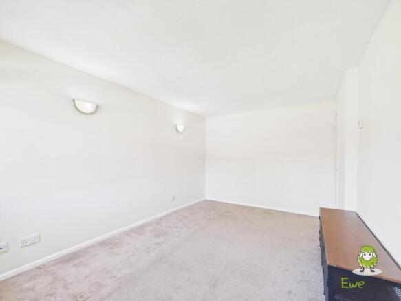 EweMove Estate Agents Basingstoke - Mongers Piece
