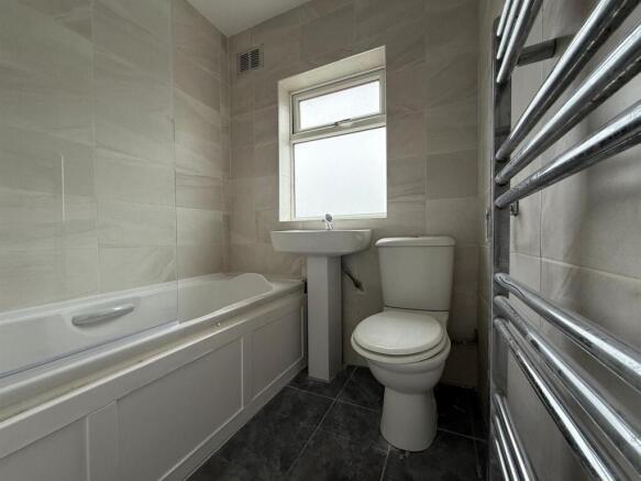 3 bed Terraced to rent Image 10