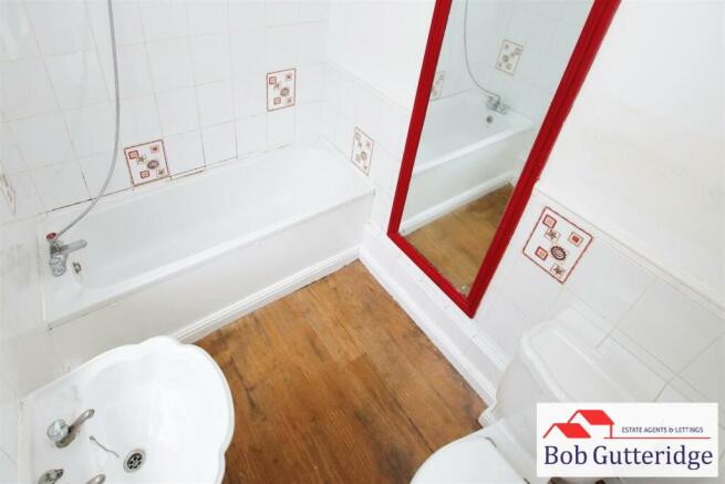 GROUND FLOOR BATHROOM