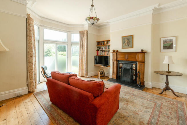 5 bed Semi-Detached for sale Image 5