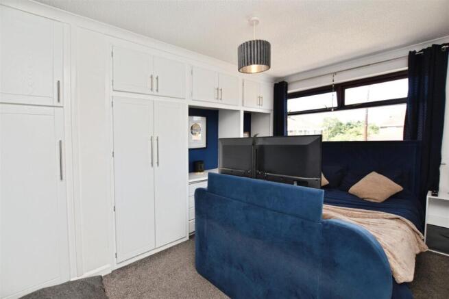 3 bed Semi-Detached for sale Image 12