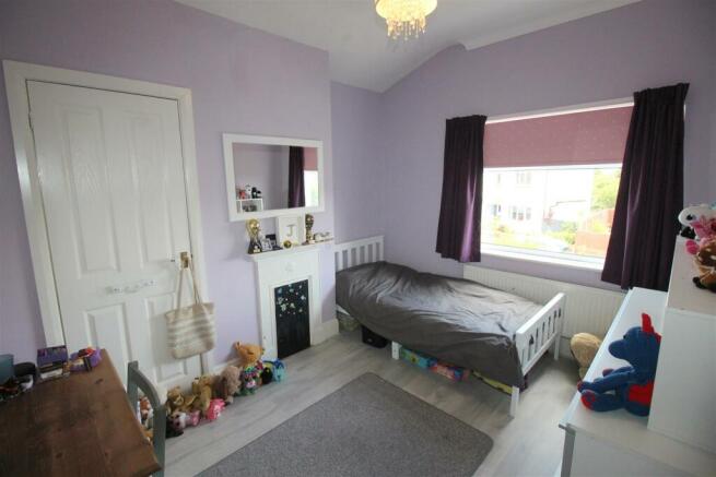 Kenilworth Road, 109, bed 2.JPG