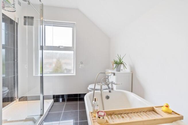 15 - Family Bathroom