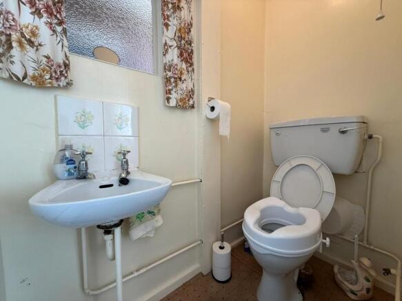 3 bed Town House for sale Image 8